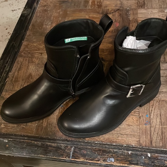 Woman’s brand new Cougar leather boots! - Picture 2 of 4